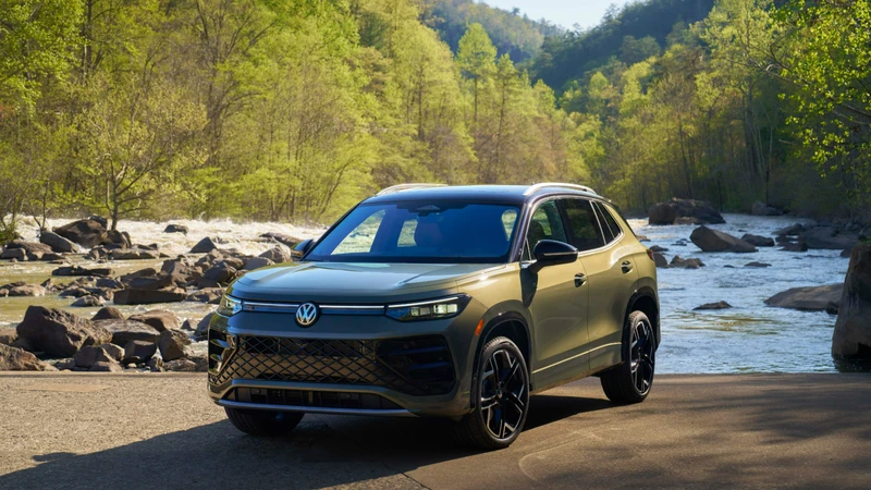 New York 2025: Volkswagen lanza una nueva versión Turbo de la Tiguan