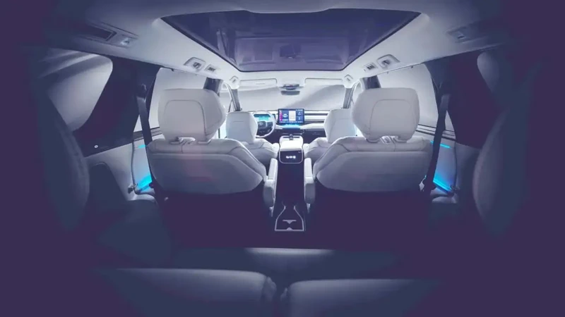 Toyota revela el interior de su SUV eléctrico familiar de siete plazas antes de su estreno mundial