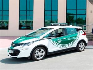 Policía de Dubái obtiene un Chevrolet Bolt para su flota de patrullas 