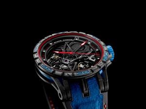 Roger Dubuis Excalibur Aventador S Blue, un reloj con alma Lamborghini 