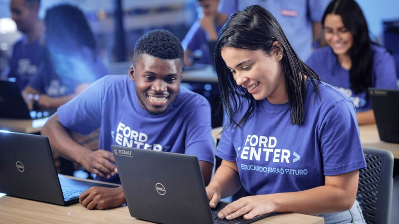 Ford Philanthropy y Fundación Forge ofrecen becas en tecnología para jóvenes colombianos