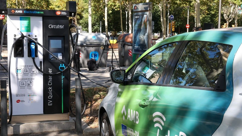 Recuperan electricidad de las frenadas del metro y la usan para cargar autos