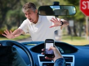 Cómo evitar la conducción distraída 