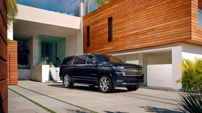 Chevrolet Suburban y Tahoe obtienen sistema de manejo semi-autónomo para el modelo 2023