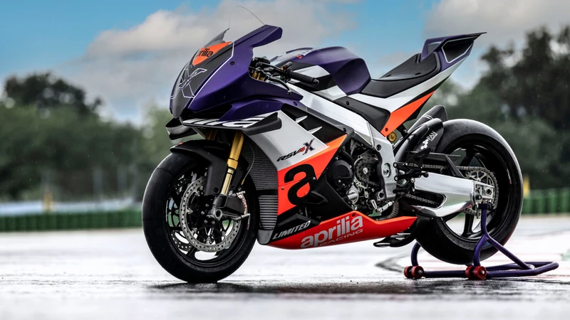 Aprilia RSV4 XTrenta: una MotoGP para la calle