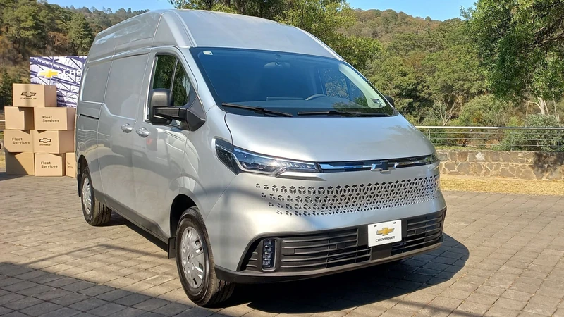 Chevrolet Express Max 2025 primer contacto en México, la nueva van de reparto para última milla