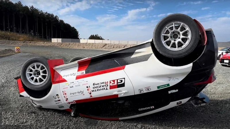 Video: cuando Akio Toyoda volcó un Toyota GR Yaris en plena sesión de pruebas