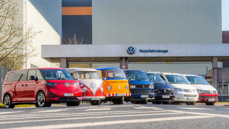 Volkswagen celebra 70 años de su planta de Hanover, cuna de la histórica Transporter