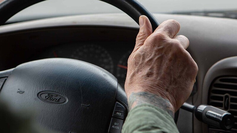 Los autos viejos aumentan el riesgo de accidentes mortales a los conductores mayores