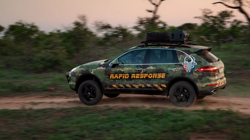 Porsche Cayenne The Black Mambas, salvando a los rinocerontes