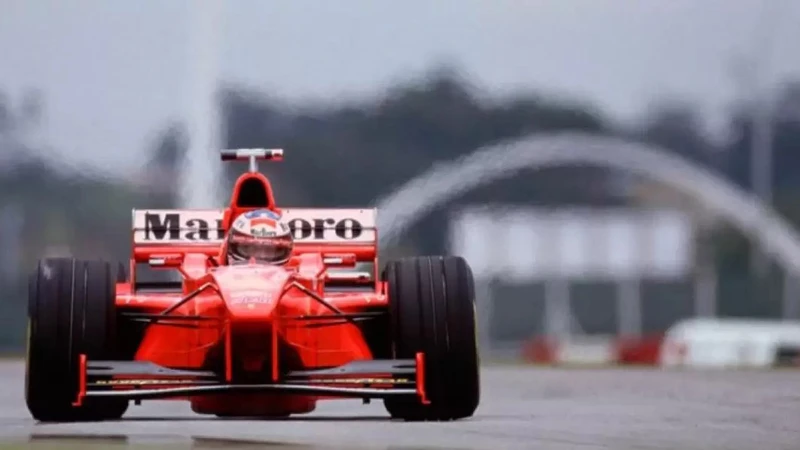 Una vieja Ferrari que Schumacher usó en 1998 sale a la venta