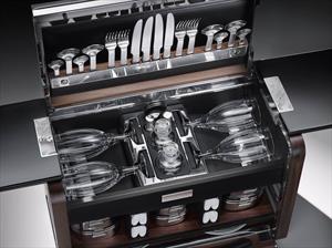 Rolls-Royce muestra su lujosa canasta de picnic 