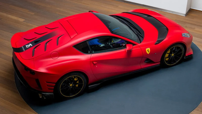 Conoce el Ferrari 812 Competizione 75 años
