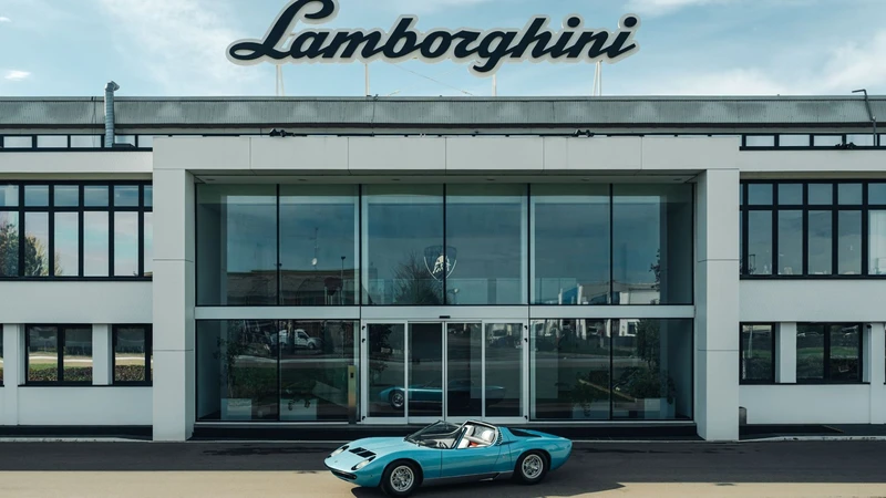 Lamborghini presenta un nuevo color para conmemorar dos décadas de Ad Personam