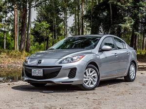 Mazda es el fabricante que ofrece mejor rendimiento de combustible de 2013 en EUA