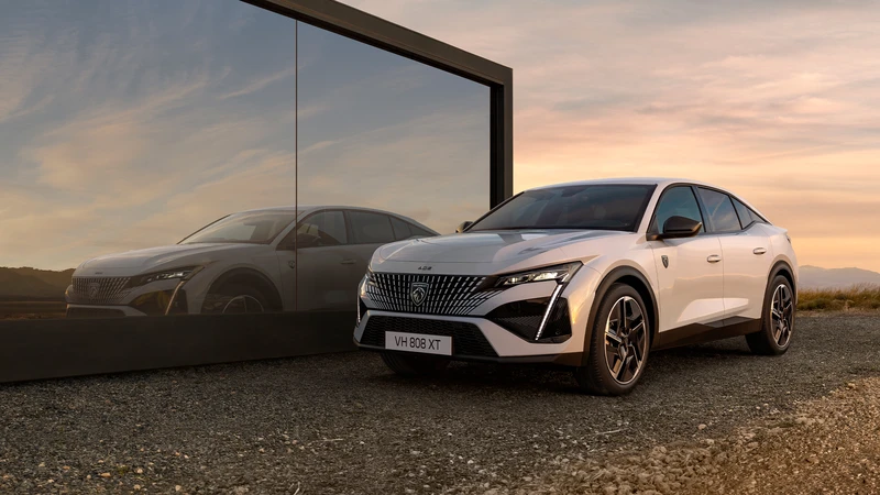 Peugeot E-408: el crossover se vuelve eléctrico