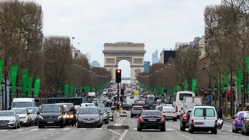 ¿Por qué los SUV pagarán más caro por estacionar en Paris?