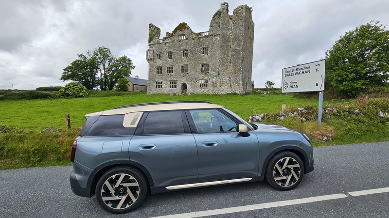 Experiencia de manejo: de ruta con un auto eléctrico por Irlanda
