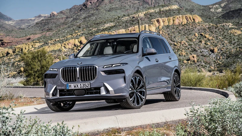 BMW X7 2023, más tecnología, misma grandeza