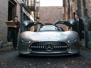 Batman cambia su Batmobile por un Mercedes-Benz