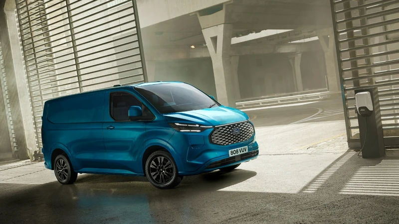 Ford presenta la E-Transit Custom Van