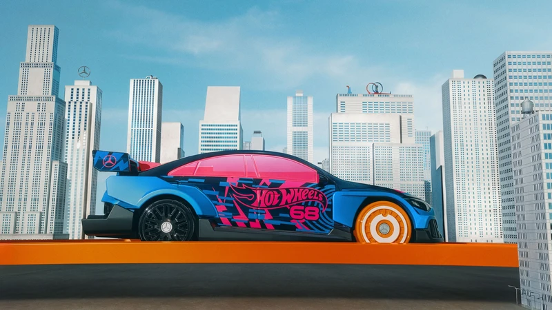 Mercedes-Benz CLA se convierte en un Hot Wheels a escala real