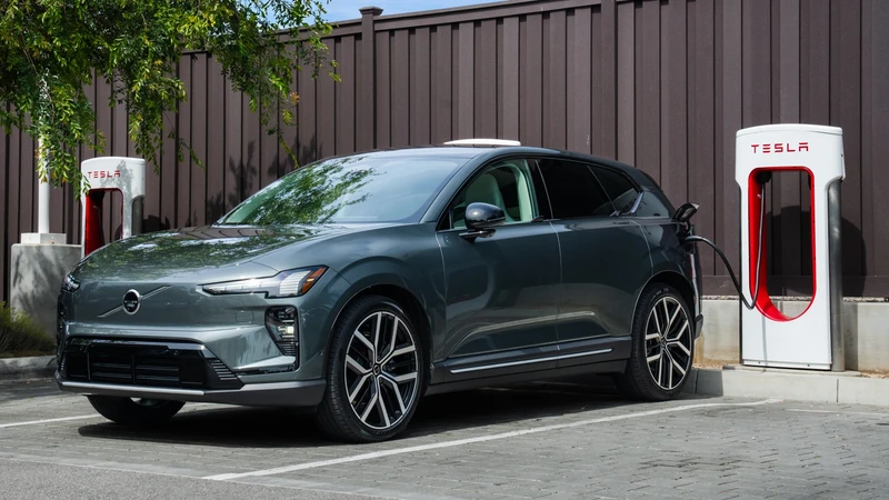 Volvo México ya vende el adaptador de carga NACS