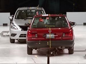 Nissan Tsuru vs Nissan Versa en una prueba de choque