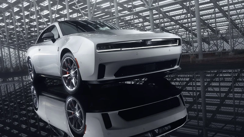 Dodge mejora el sistema de escape "sintético" del Charger Daytona EV