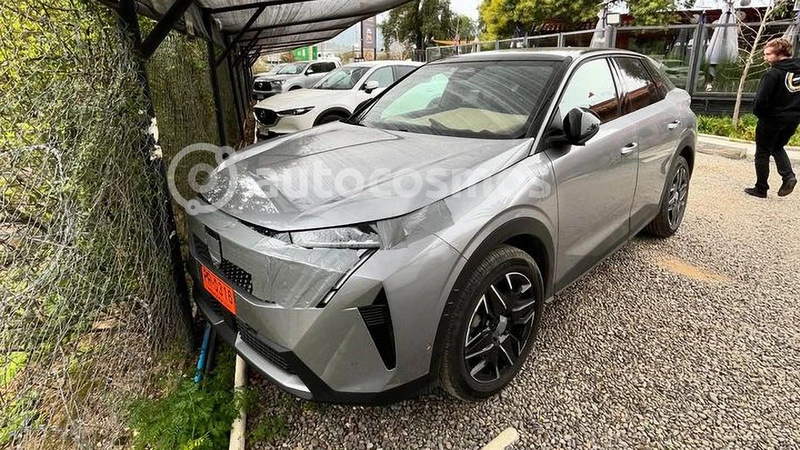 Foto Espía: Peugeot 3008 2025 ya está probándose en Chile