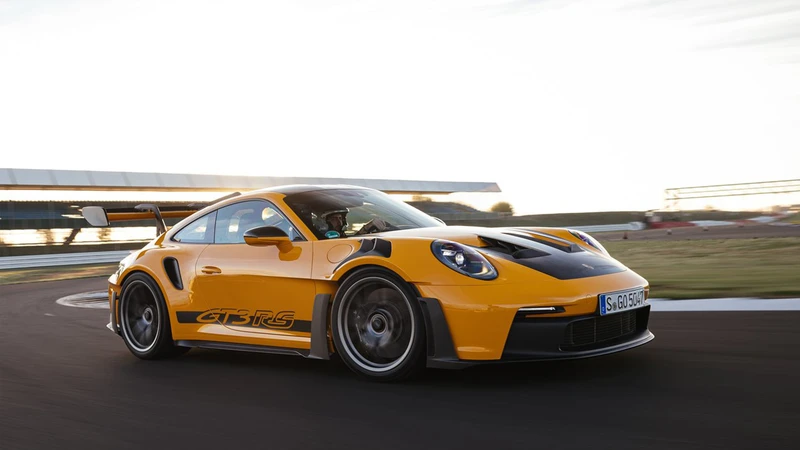 Premios Autocosmos 2023: Porsche 911 GT3 RS, el deportivo del año