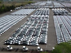 Argentina firma acuerdo para la exportación de vehículos a Colombia 