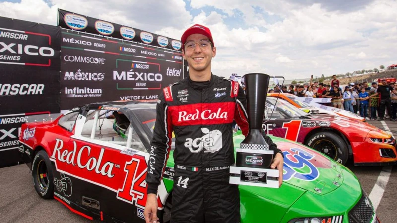 Alex de Alba conquista la NASCAR México 2025 y se corona como campeón
