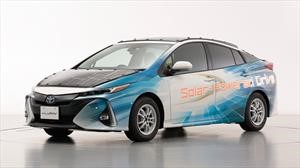 Toyota inicia pruebas de autos eléctricos equipados con baterías solares