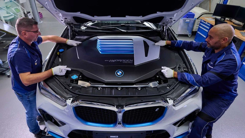 BMW confirma que lanzará un vehículo de hidrógeno en 2028