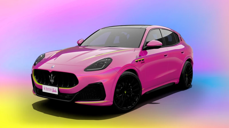 Maserati Grecale para Barbie, la faceta femenina del lujo sobre ruedas
