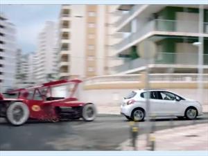 Peugeot 208 2014 contra los Autos Locos