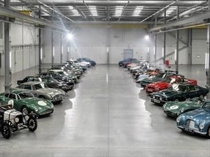 Video: Aston Martin eligió a los mejores modelos de su historia