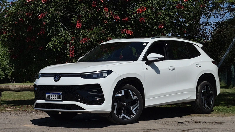 Test Drive VW Tiguan 2025: cambio lateral