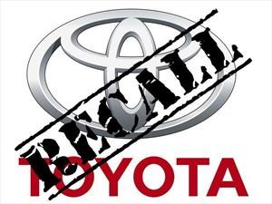 Toyota hace recall para 774,000 unidades de la Sienna 