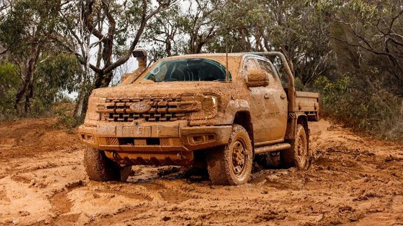 Ford lleva al extremo a la Ranger Super Duty: ¡600 kilos de lodo no la frenan!