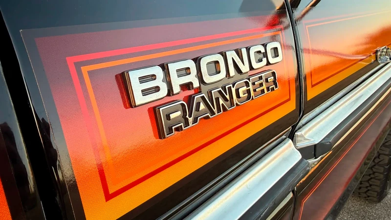 Ford Bronco 1978 restaurado a subasta: V8 clásico y valor de colección