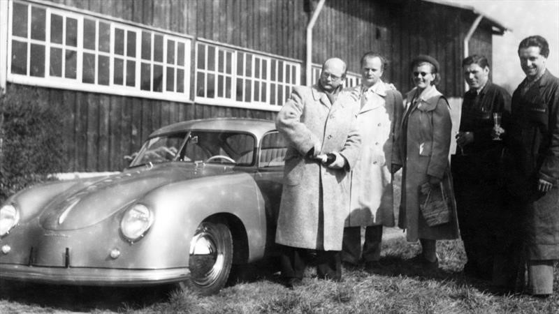 Así inició la tradición de Porsche de entregar los autos a sus clientes en las fábricas