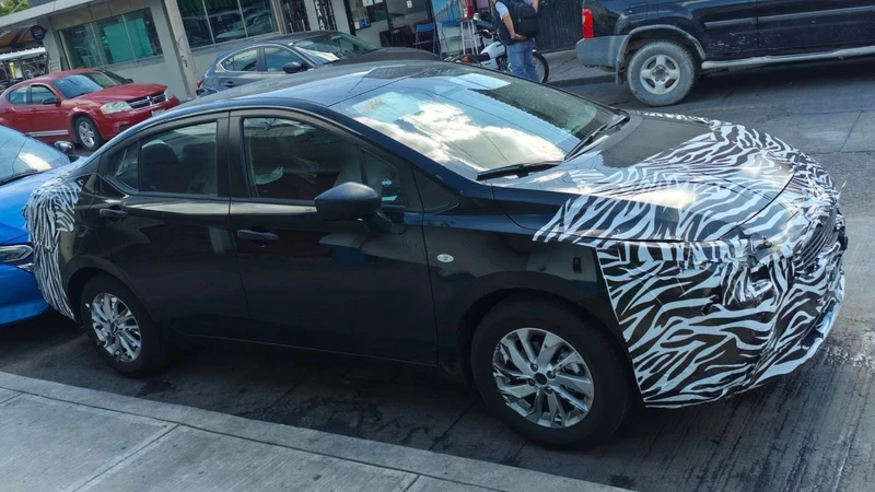 El nuevo Nissan Versa 2026 es capturado en México antes de su lanzamiento oficial