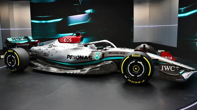 F1 2022: el Mercedes W13 vuelve a ser una Flecha de Plata