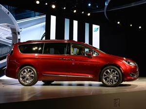 Chrysler Pacifica recibe el North American Utility of the Year 2017