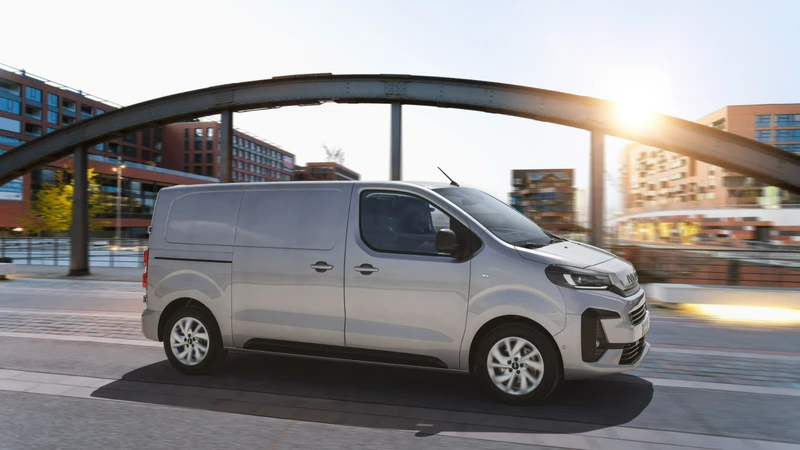IVECO amplía su oferta de furgones urbanos eléctricos