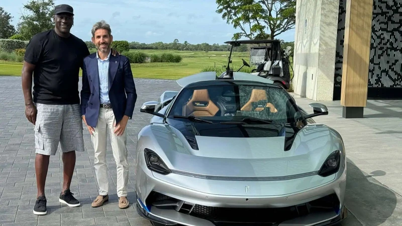 Michael Jordan muestra su nueva joya, el único Pininfarina Battista Targa