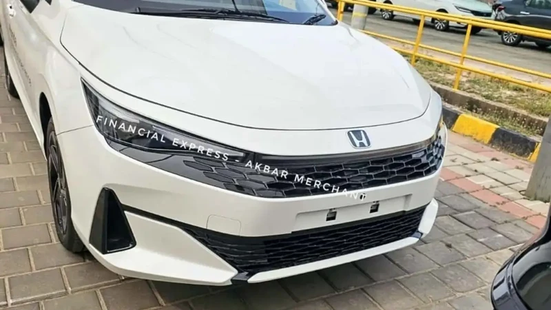 Se deja ver el frontal del actualizado Honda City
