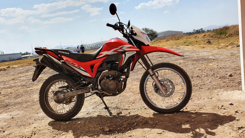 Primer contacto con la Honda XR190 L